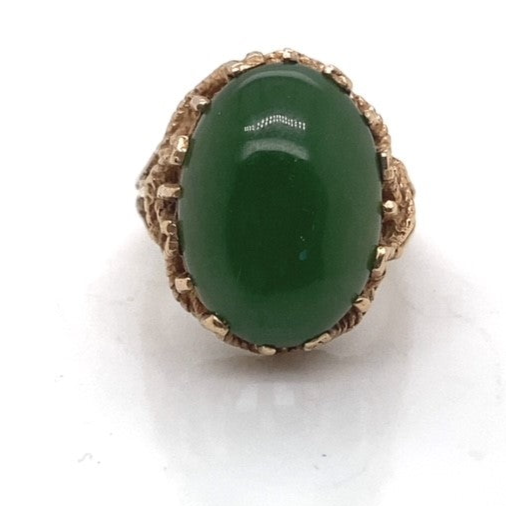 Vintage Style Yellow Gold and Jade Ring - Estate