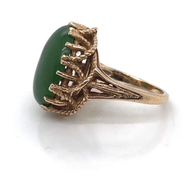 Vintage Style Yellow Gold and Jade Ring - Estate