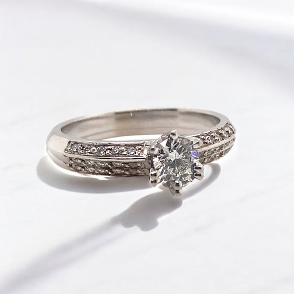 White Gold 6 Claw Knife's Edge Diamond Ring