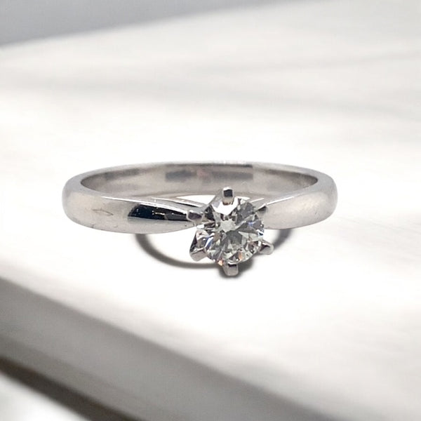 Solitaire 6 Claw Diamond Ring