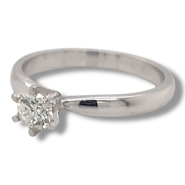 Solitaire 6 Claw Diamond Ring