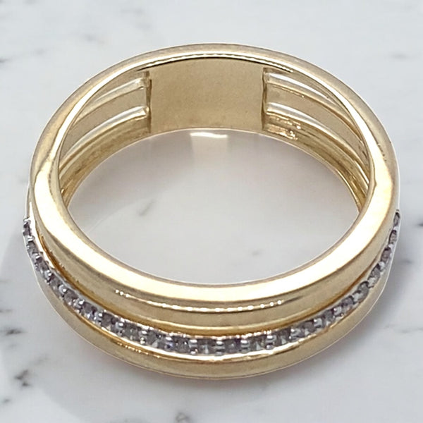Yellow Gold and Diamond Split Ring