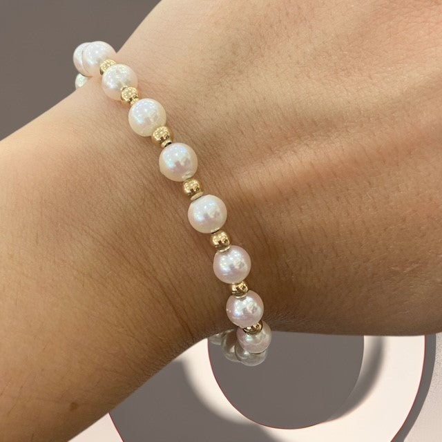 Akoya Pearl and Gold Bracelet