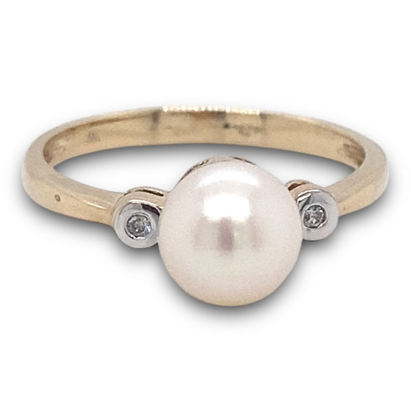 Freshwater Pearl and Diamond Ring