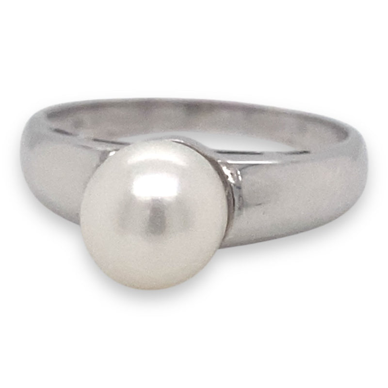 Round Freshwater Pearl and White Gold Ring