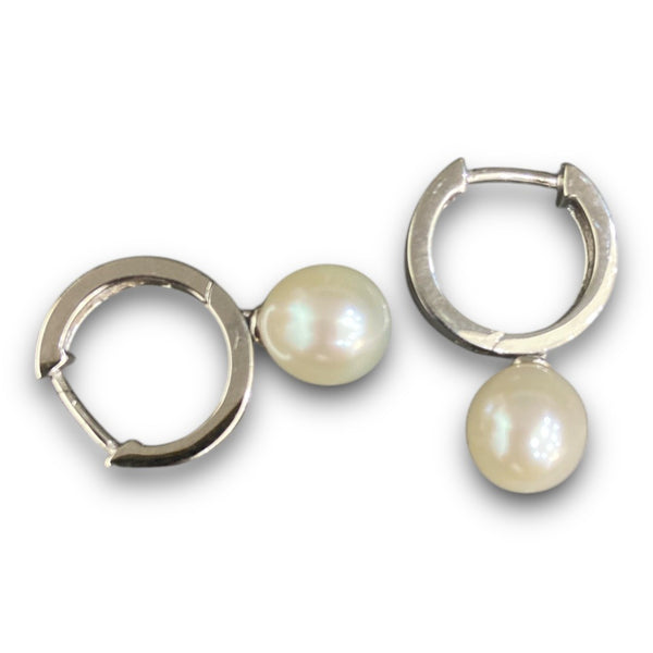 Hanging Freshwater Pearl on Silver Huggies