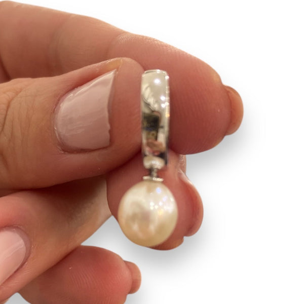 Hanging Freshwater Pearl on Silver Huggies