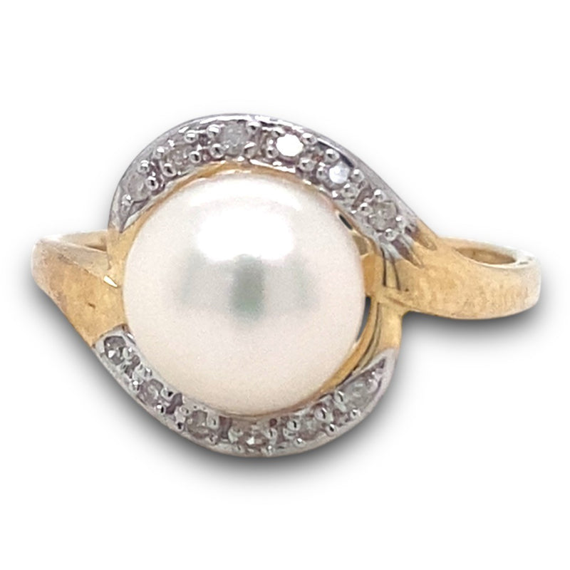 Freshwater Pearl and Diamond Ring