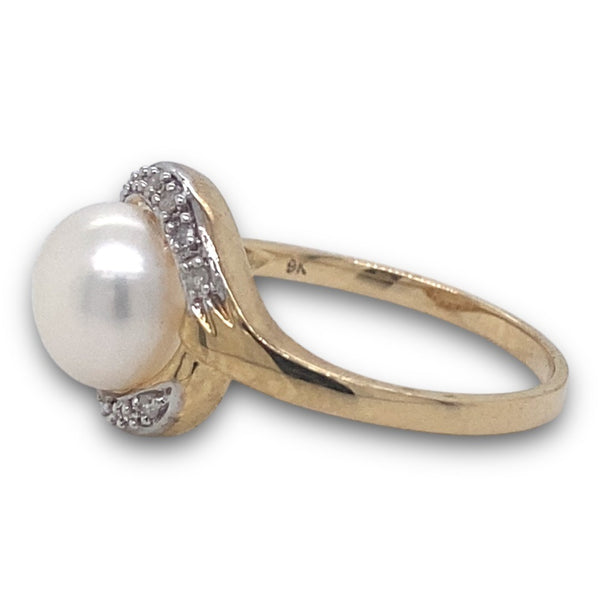 Freshwater Pearl and Diamond Ring